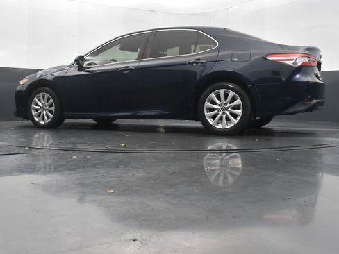 Used 2018 Toyota Camry LE image 37