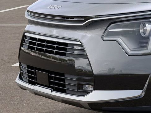 New 2025 Kia Niro EX Touring image 12