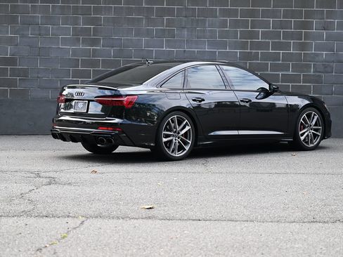 Used 2021 Audi S6 Premium Plus w/ S Sport Package AWD/4WD image 4