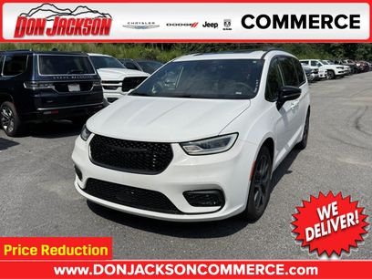 Used 2025 Chrysler Pacifica Limited