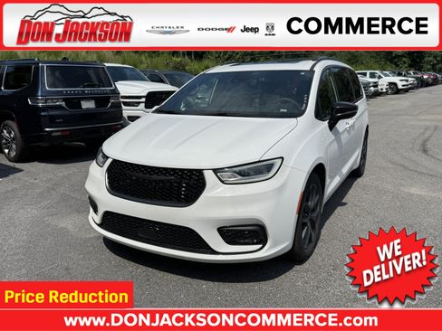 Used 2025 Chrysler Pacifica Limited FWD image 1