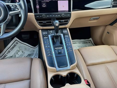 Used 2020 Porsche Macan AWD/4WD image 19