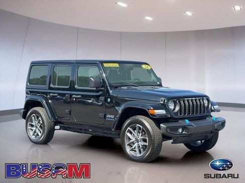 Used 2024 Jeep Wrangler Unlimited image 1