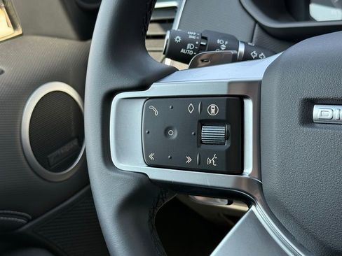 Certified 2025 Land Rover Discovery Dynamic SE AWD/4WD image 19