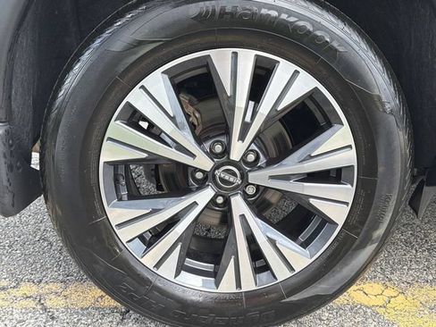 Certified 2023 Nissan Rogue SV w/ SV Premium B Package AWD/4WD image 12