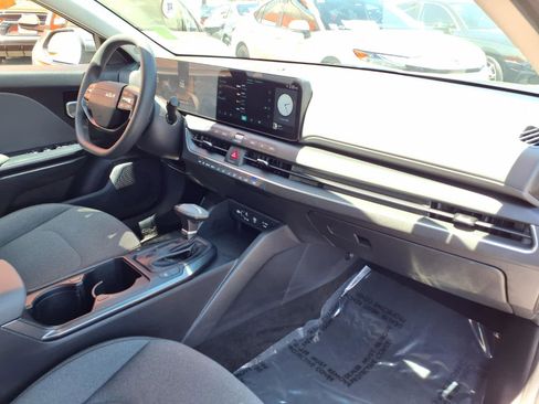 Used 2025 Kia K4 FWD image 21