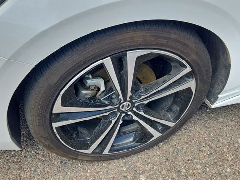 Certified 2021 Nissan Sentra SR FWD image 15