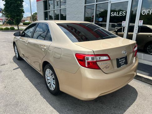 Used 2012 Toyota Camry LE FWD image 5