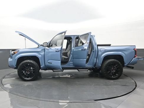 Used 2026 Toyota Tacoma SR5 RWD image 31