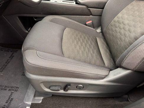 Used 2024 Nissan Pathfinder SV FWD image 34