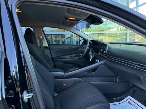 Used 2021 Hyundai Elantra SE w/ Cargo Package FWD image 15