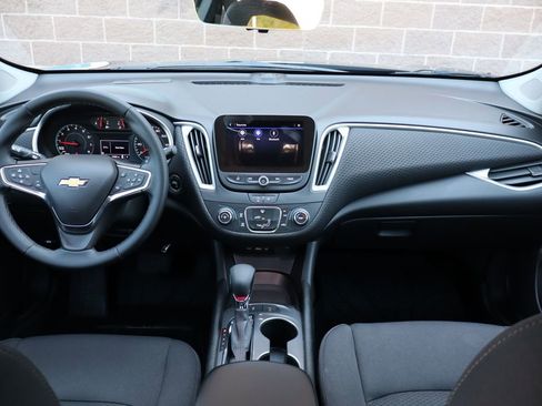 Used 2024 Chevrolet Malibu RS FWD image 37