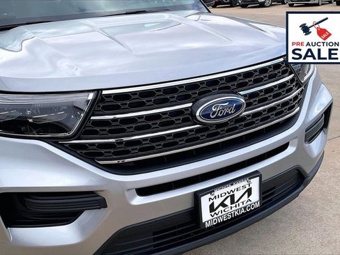 Used 2022 Ford Explorer XLT image 31