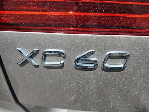 Used 2023 Volvo XC60 B5 Plus w/ Climate Package AWD/4WD image 11