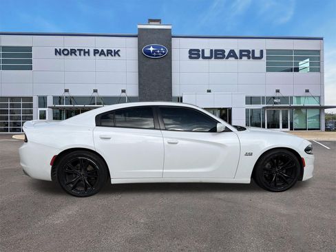Used 2015 Dodge Charger R/T RWD image 2