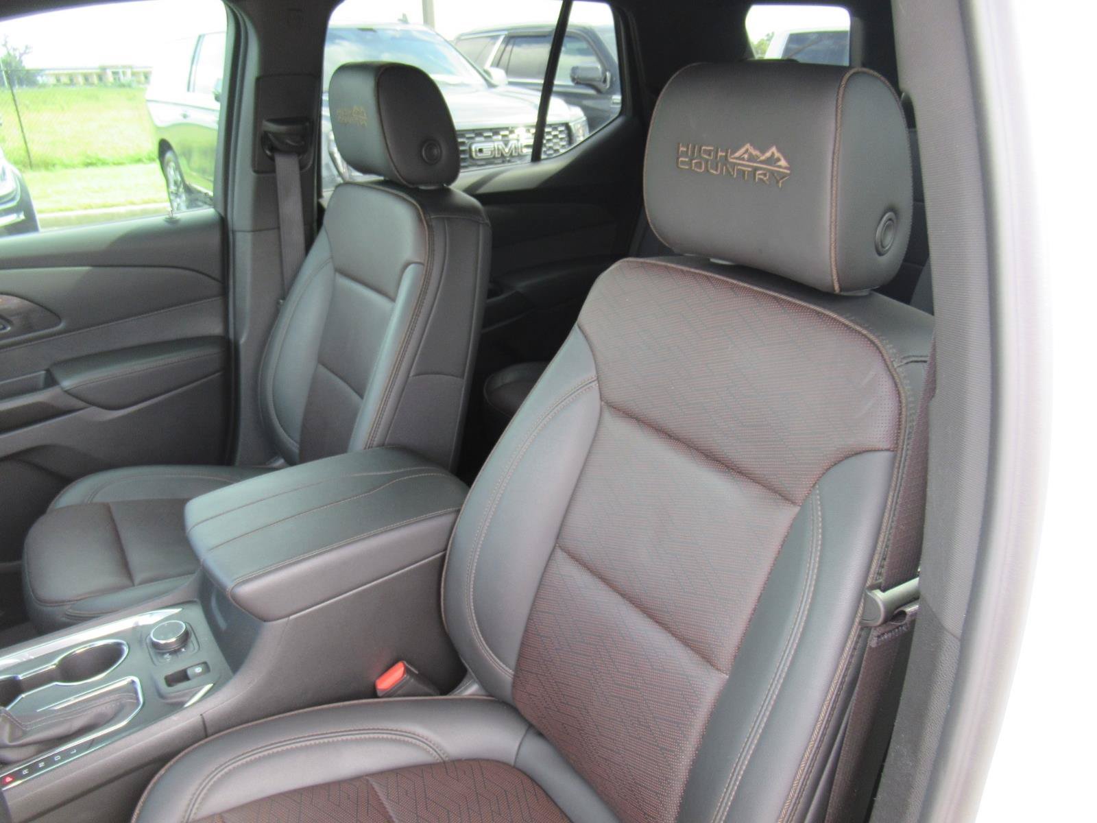 Certified 2023 Chevrolet Traverse High Country FWD image 17