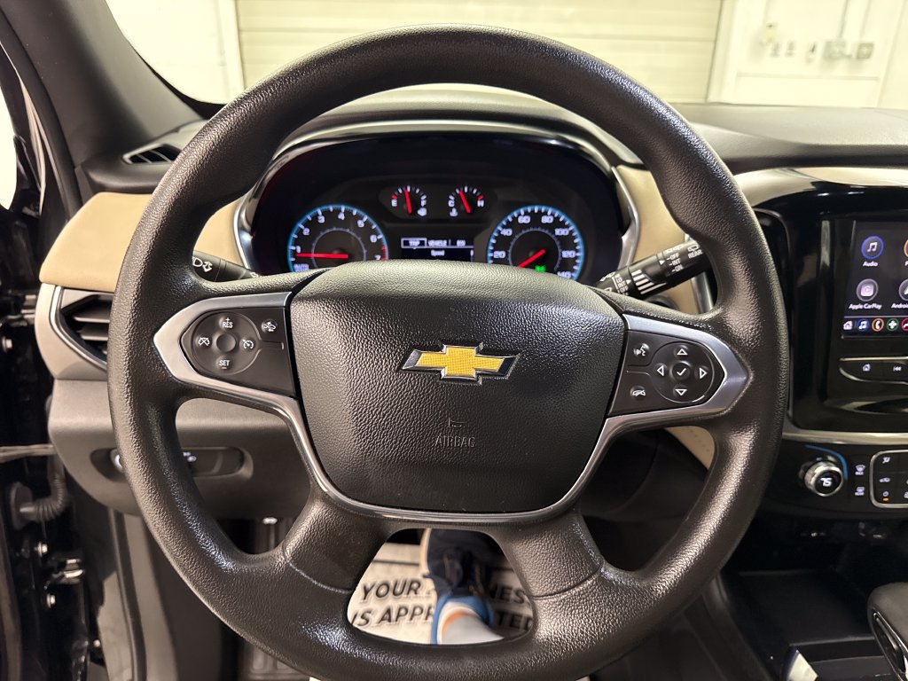 Used 2023 Chevrolet Traverse LS FWD image 16