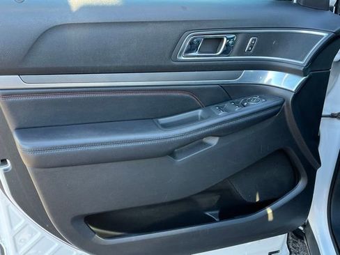 Used 2017 Ford Explorer Sport image 10