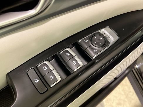 Used 2024 Kia Carnival LX image 29