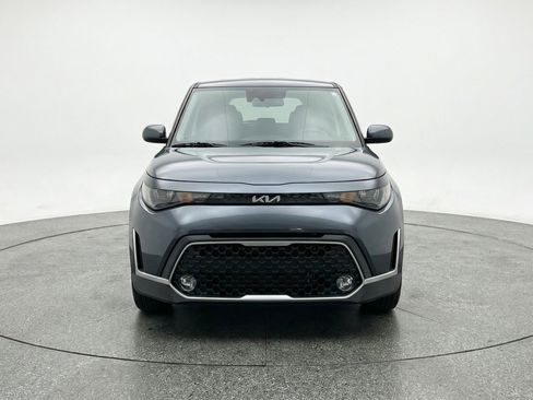 Used 2025 Kia Soul LX w/ LX Technology Package FWD image 2