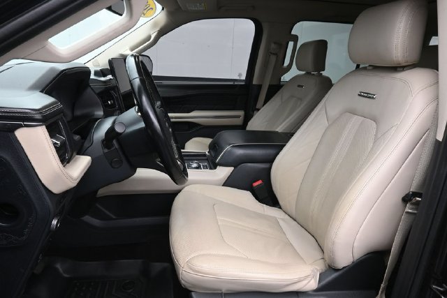 Used 2022 Ford Expedition Platinum AWD/4WD image 23