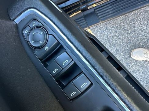 Used 2022 GMC Sierra 1500 Elevation w/ Preferred Package image 24