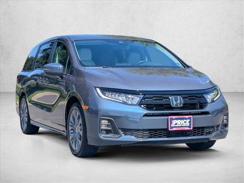 Certified 2025 Honda Odyssey Touring image 3