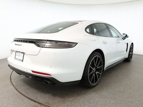 Used 2023 Porsche Panamera 4 Platinum Edition image 4