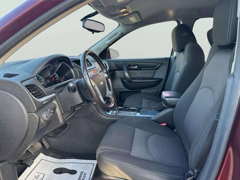 Used 2017 Chevrolet Traverse LT w/ Style and Technology Package AWD/4WD image 9