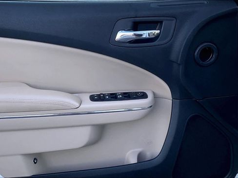 Used 2011 Dodge Charger SE image 20