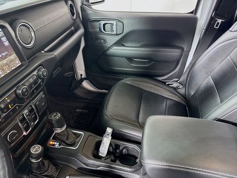 Used 2023 Jeep Wrangler Unlimited Sahara w/ Cold Weather Group image 24