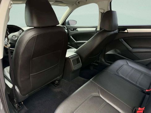 Used 2012 Volkswagen Passat TDI SE image 14