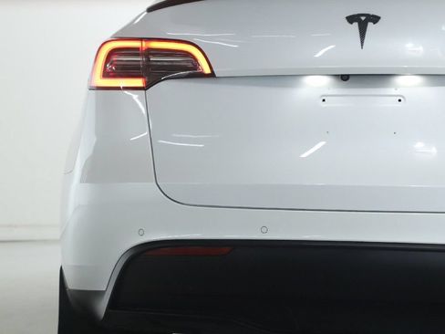 Used 2022 Tesla Model Y Performance AWD/4WD image 40