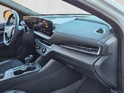 Used 2025 Buick Envista Preferred image 25