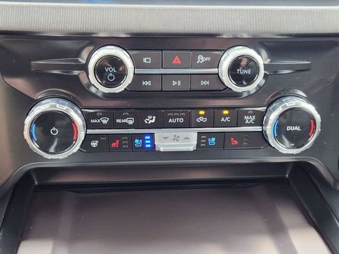 Used 2026 Ford F250 Platinum w/ Tremor Off-Road Package image 19