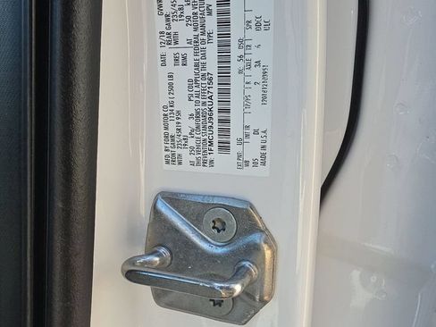 Used 2019 Ford Escape Titanium AWD/4WD image 29