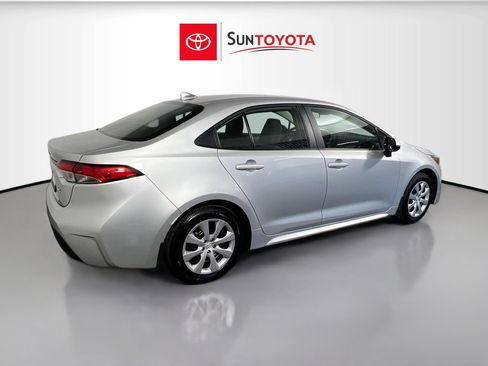 Used 2026 Toyota Corolla LE FWD image 4
