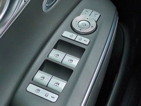 Certified 2022 Genesis GV70 2.5T w/ Advanced Package AWD/4WD image 19