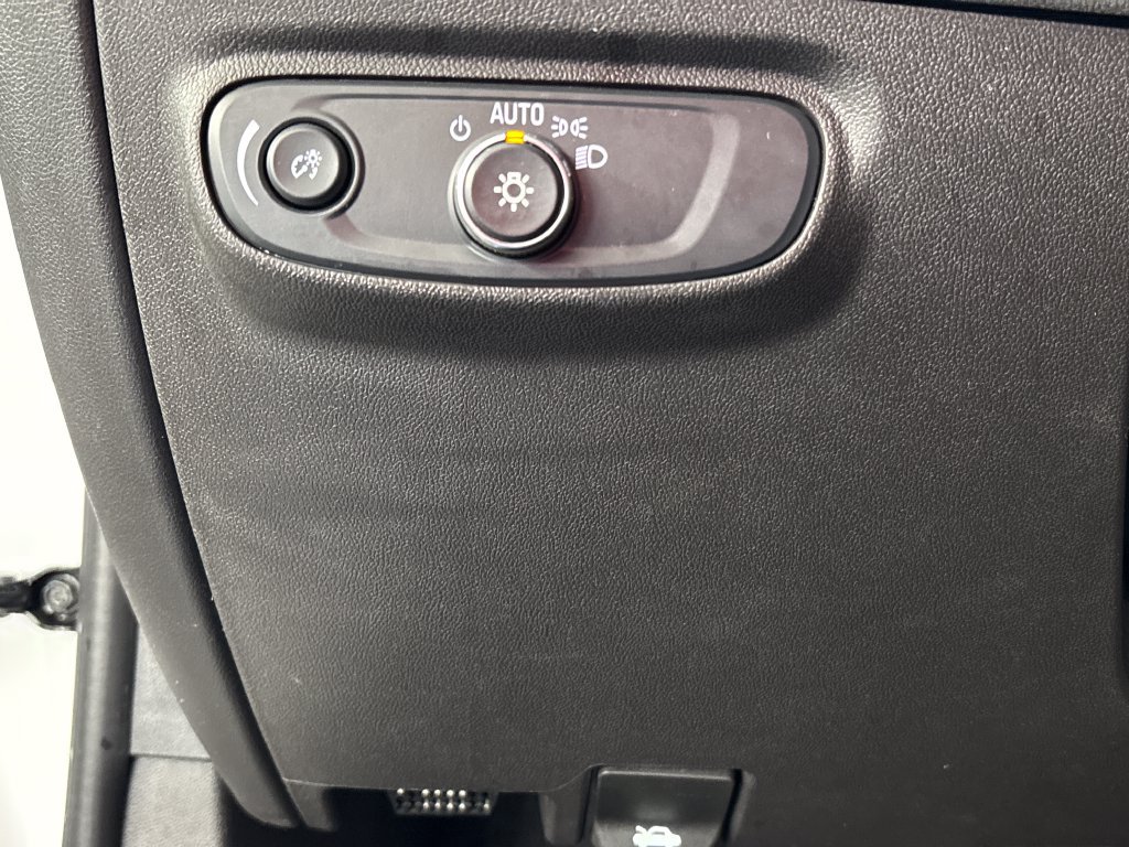 Used 2024 Chevrolet Equinox LT FWD image 38
