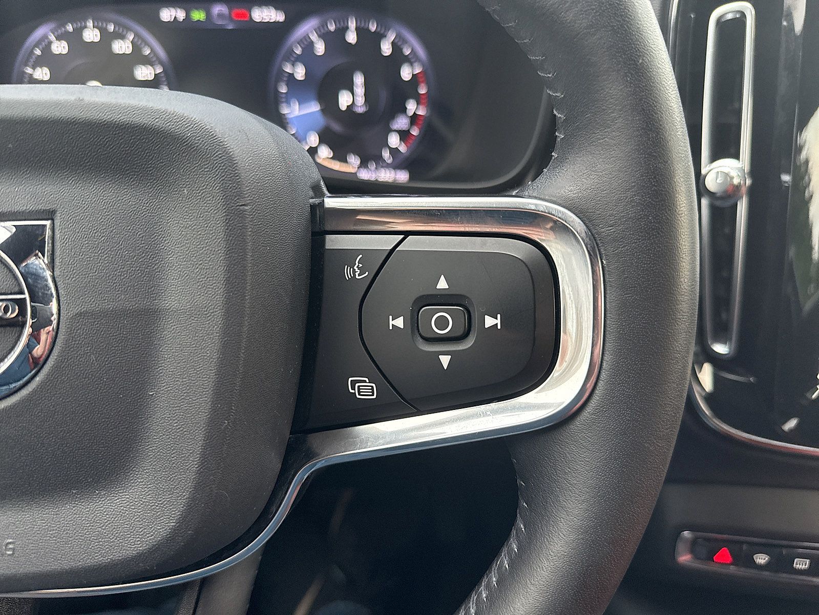 Used 2019 Volvo XC40 T5 Momentum AWD/4WD image 45