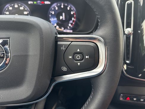 Used 2019 Volvo XC40 T5 Momentum AWD/4WD image 45
