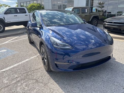 Used 2024 Tesla Model Y Long Range RWD image 8