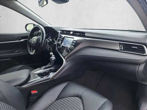 Used 2019 Toyota Camry SE image 16