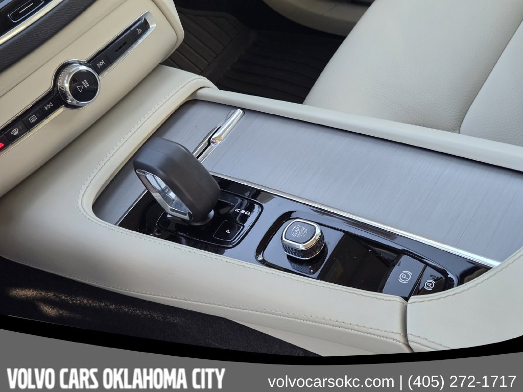 Certified 2024 Volvo XC90 B5 Core w/ Protection Package Premier AWD/4WD image 18