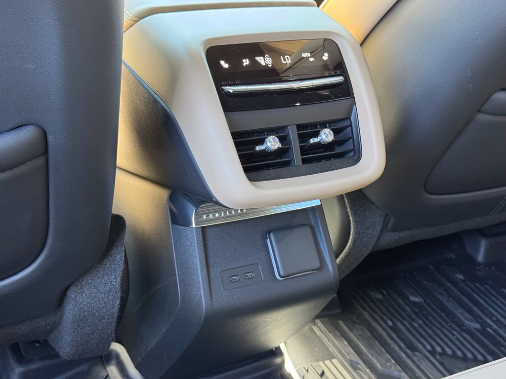 Certified 2026 Cadillac Lyriq Signature Luxury w/ Nappa Leather Package AWD/4WD image 33