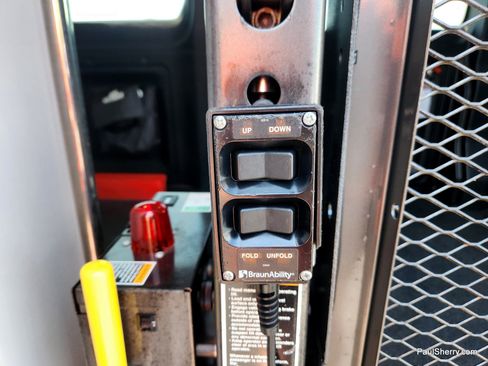 Used 2021 RAM ProMaster 3500 w/ Premium Appearance Group FWD image 11