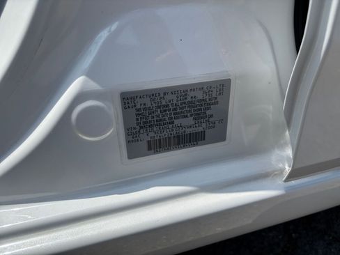 Used 2025 Nissan Versa SV FWD image 34