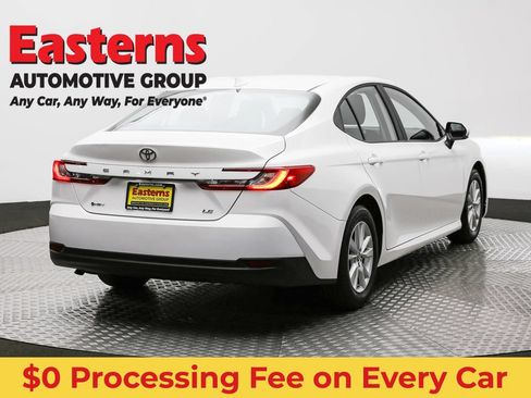 Used 2025 Toyota Camry LE FWD image 5