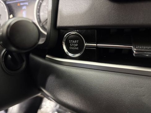 Used 2024 Mitsubishi Outlander SE image 22