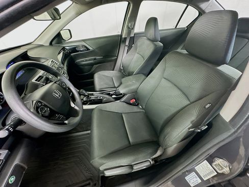 Used 2017 Honda Accord LX image 12